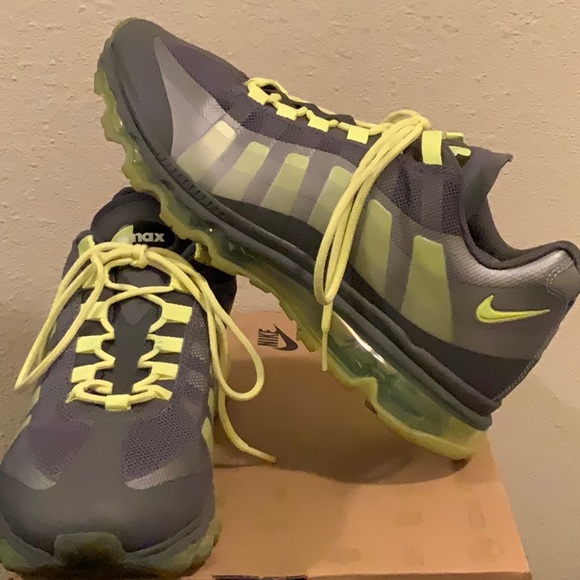 Nike Air Max 95+, Dark Gray/Volt/Wolf Gray, Size Men’s 9.5 - Picture 2 of 2